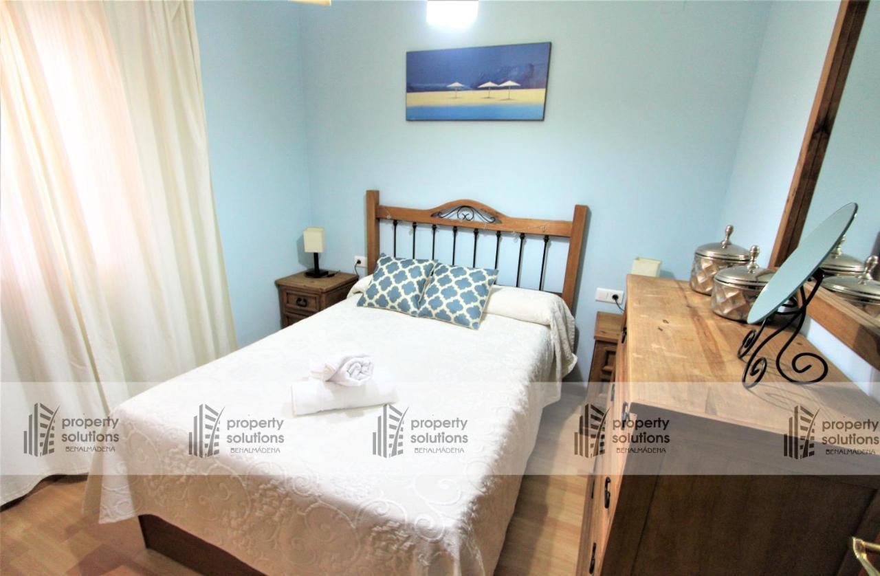 La Carihuela - Apartamento De 3 Dormitorios -A 300Mtrs De La Playa Torremolinos Bagian luar foto