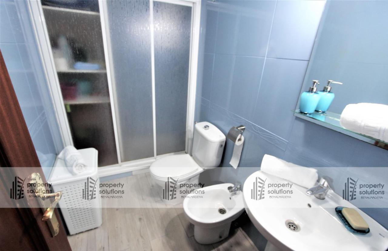 La Carihuela - Apartamento De 3 Dormitorios -A 300Mtrs De La Playa Torremolinos Bagian luar foto